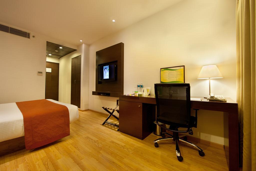 Lemon Tree Hotel, Gachibowli, Hyderabad Ngoại thất bức ảnh