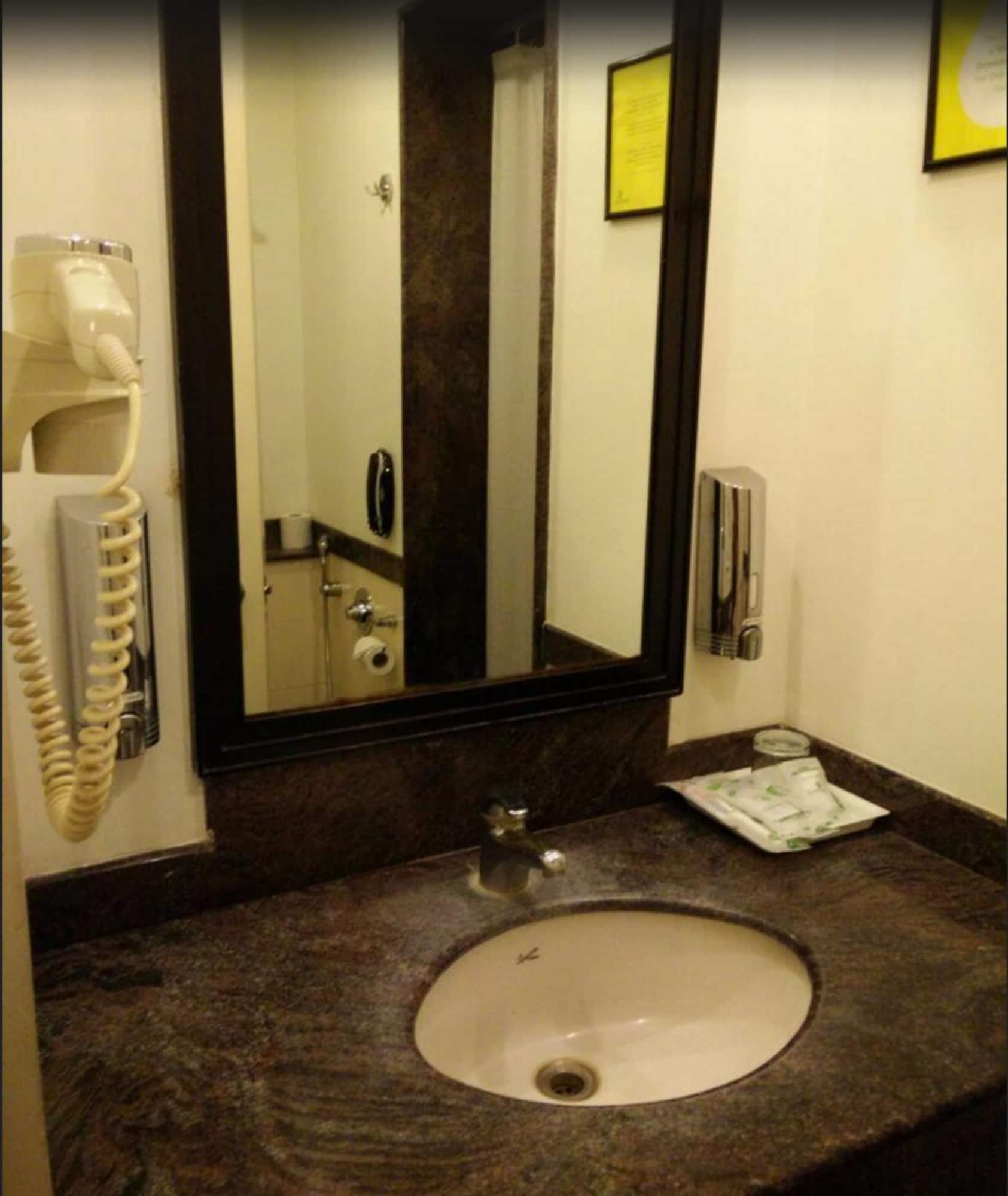 Lemon Tree Hotel, Gachibowli, Hyderabad Ngoại thất bức ảnh